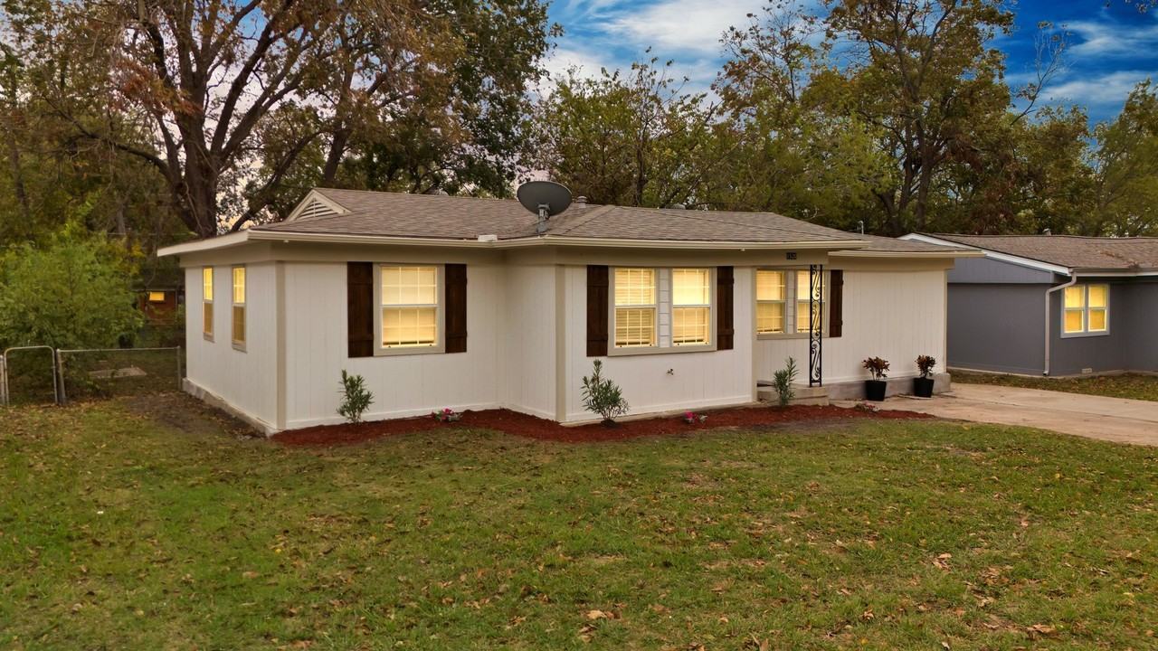 1520 Valley View St - Photo 2 of 29