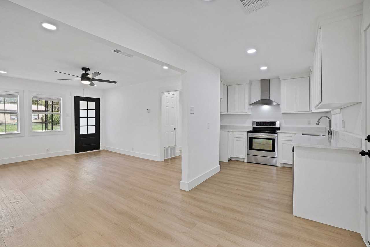 1520 Valley View St - Photo 5 of 29