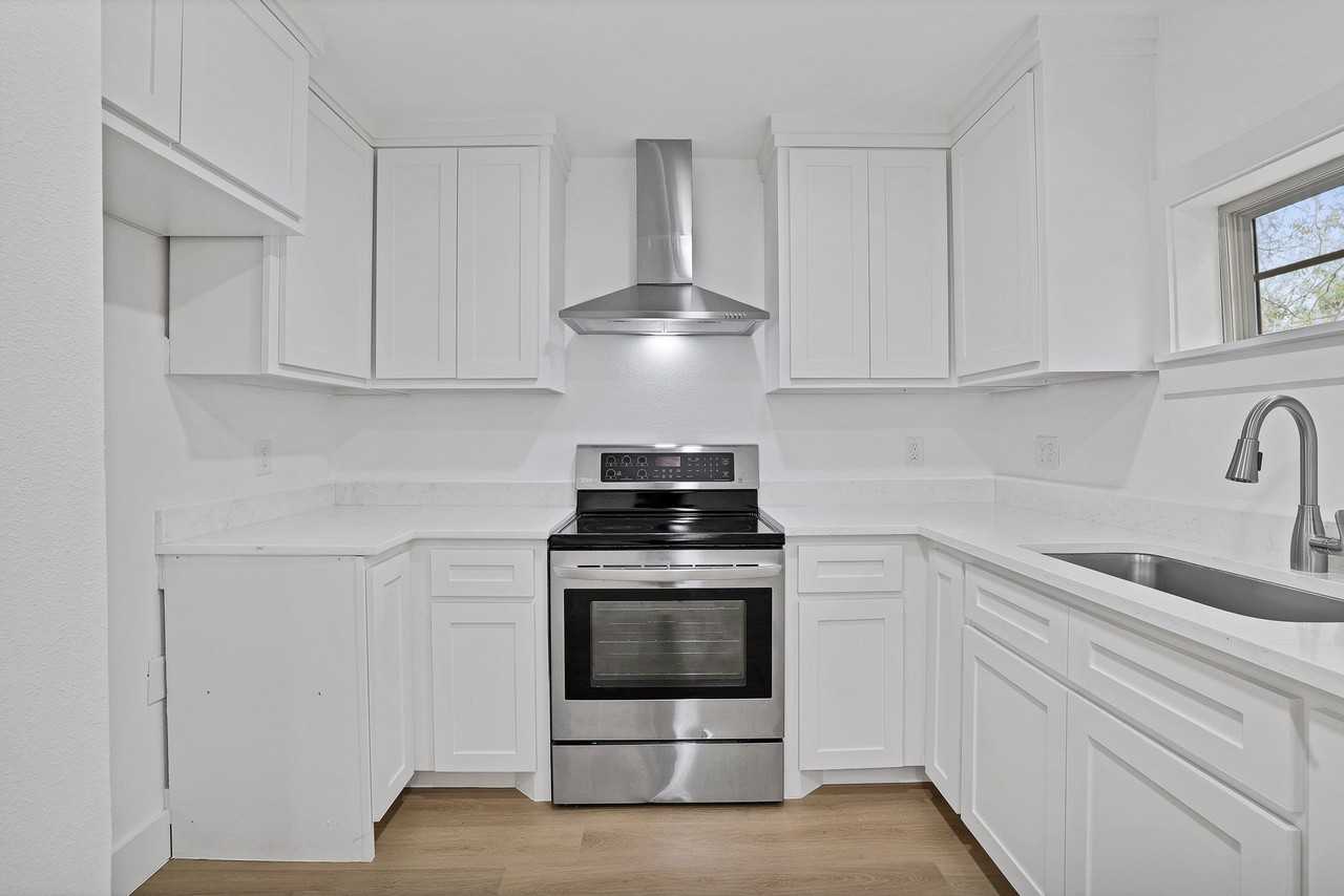 1520 Valley View St - Photo 6 of 29