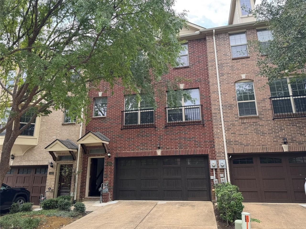 1444 Chase Ln - Photo 2 of 16
