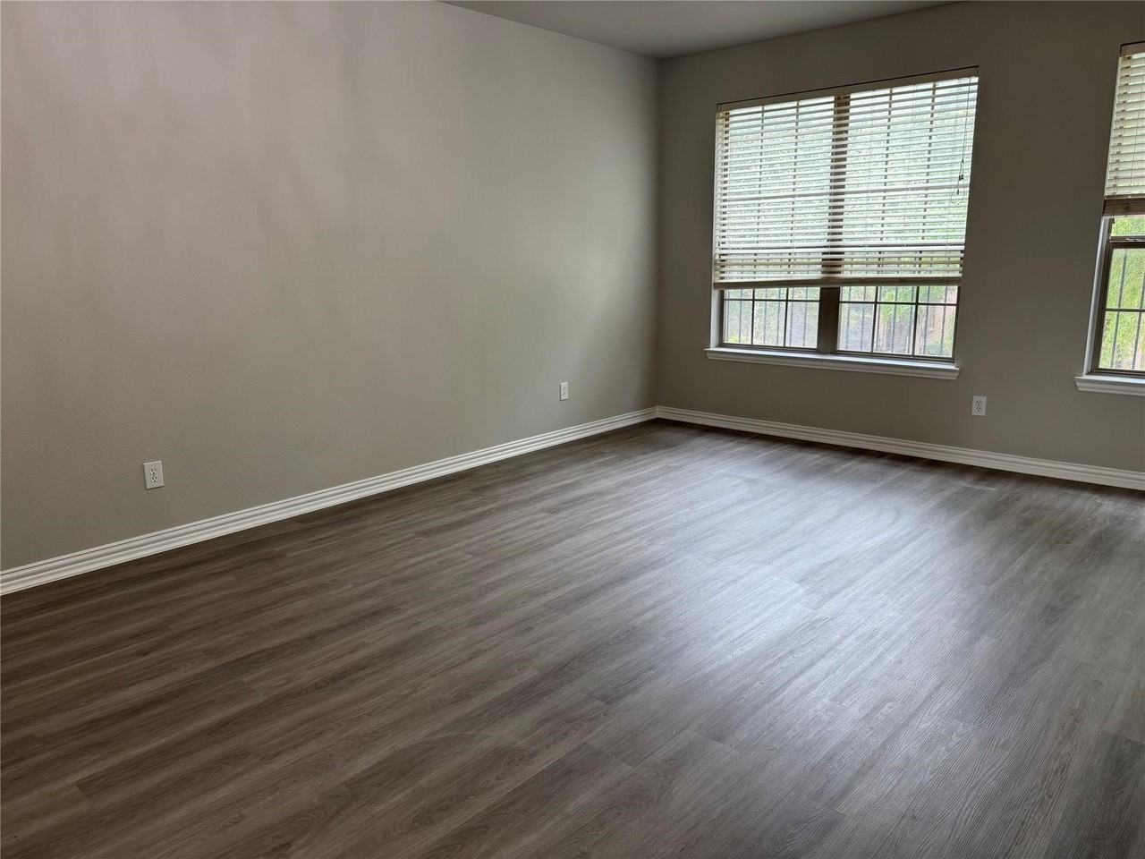 1444 Chase Ln - Photo 4 of 16