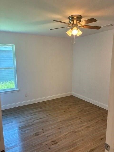 1702 Clark St - Photo 4 of 10