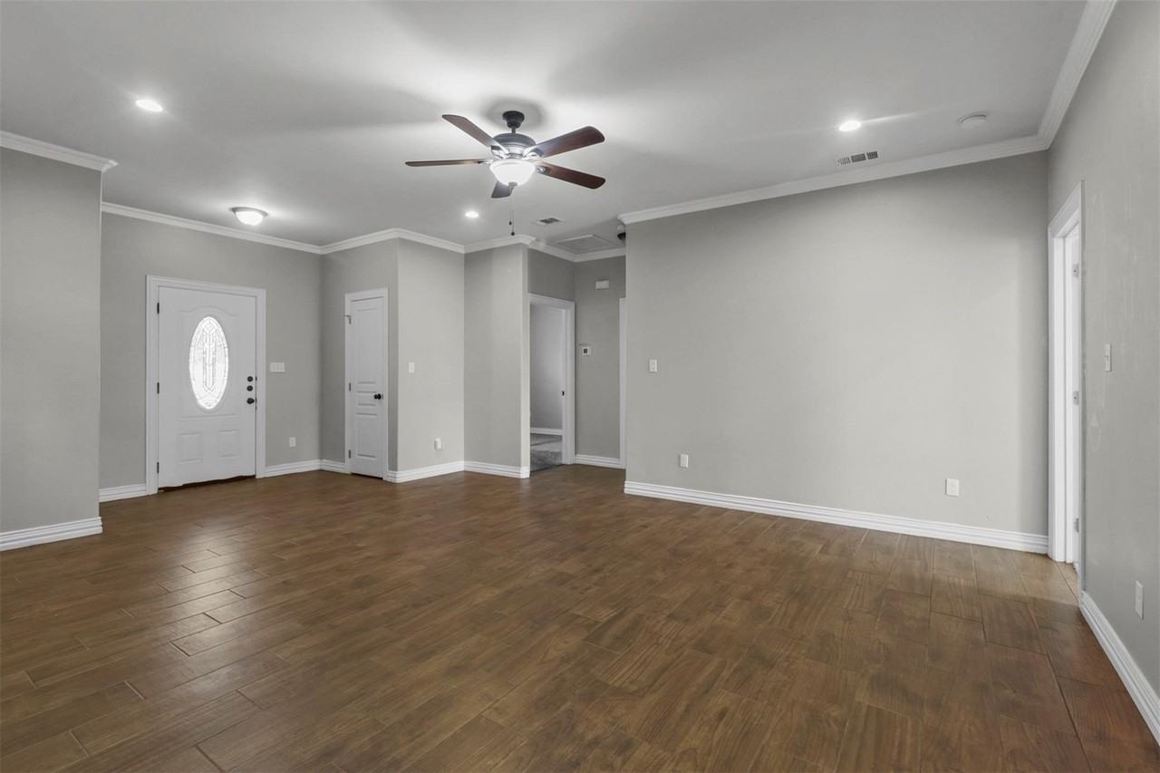 1624 E King St - Photo 5 of 15