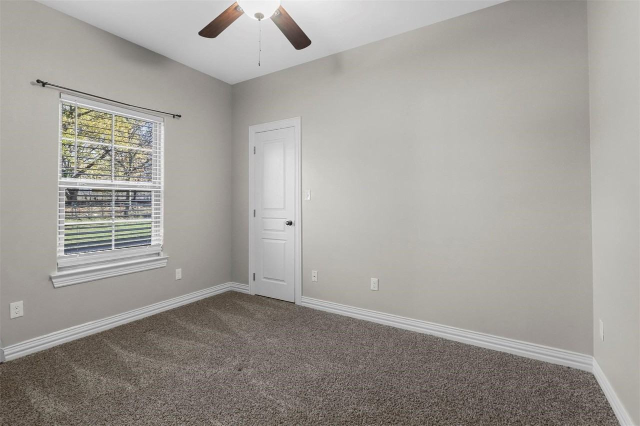 1624 E King St - Photo 6 of 15