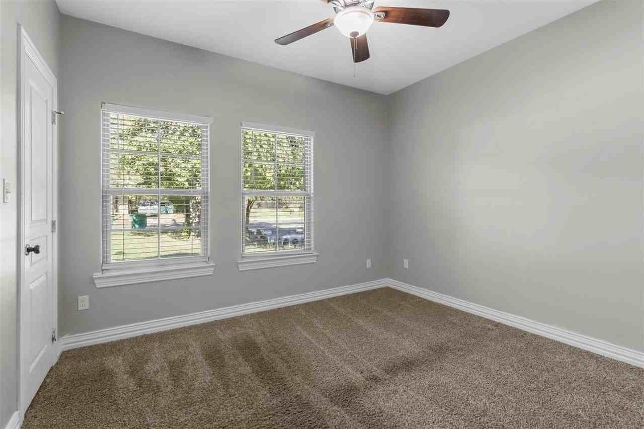 1624 E King St - Photo 7 of 15