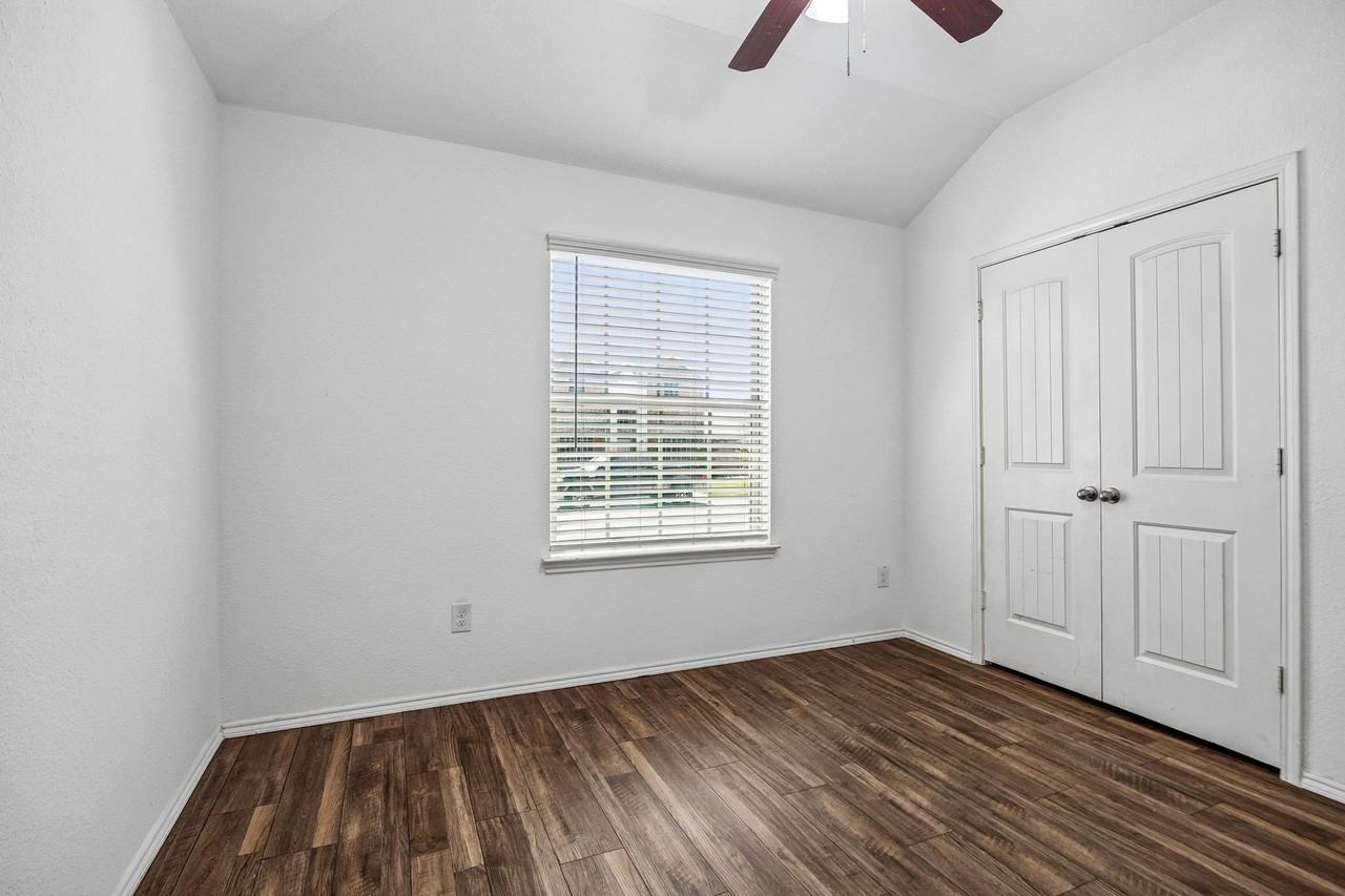 2938 Montrose Trl - Photo 3 of 16