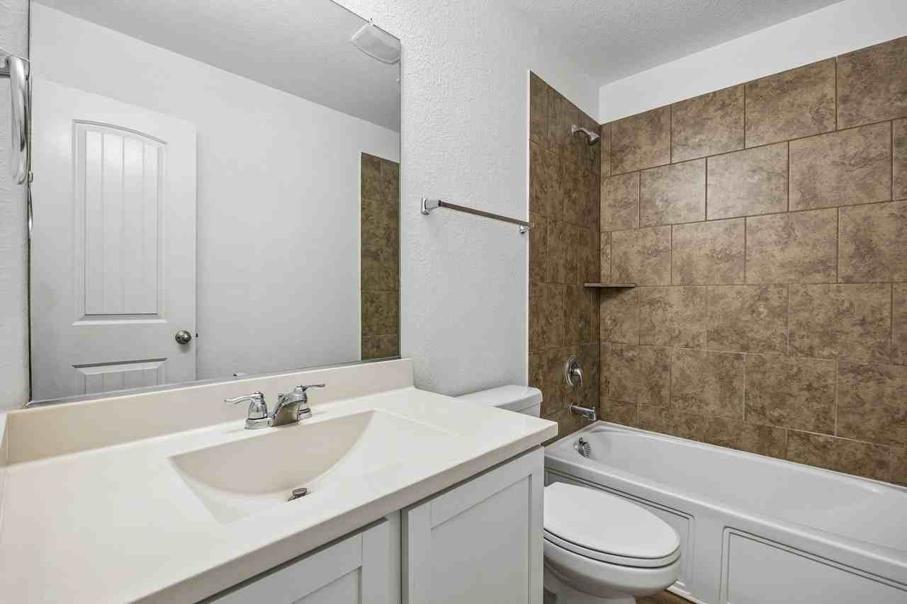 2938 Montrose Trl - Photo 4 of 16