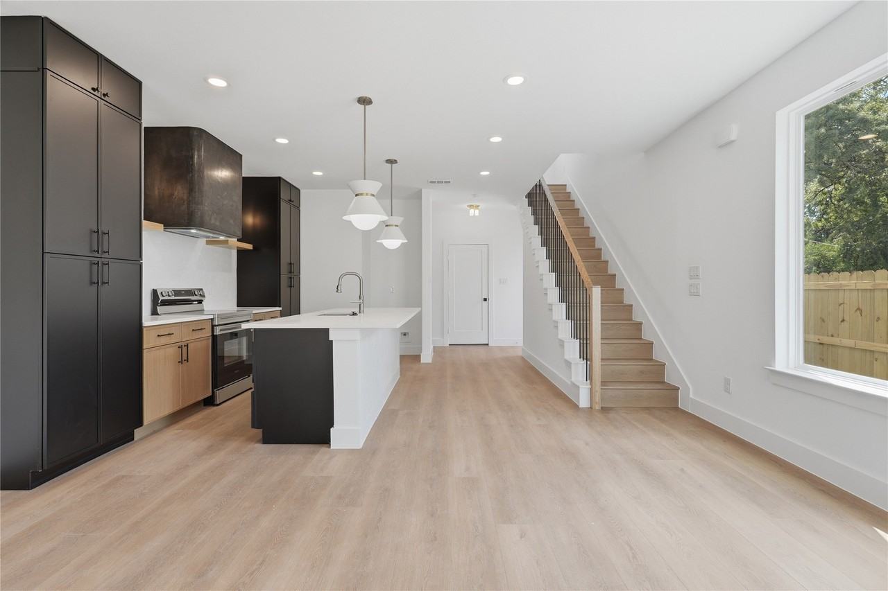 3300 S Harwood St - Photo 6 of 20