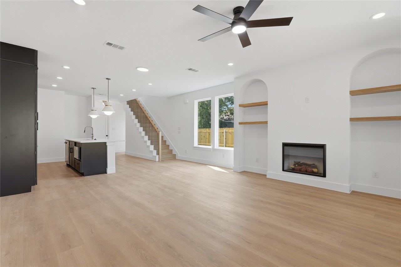 3300 S Harwood St - Photo 7 of 20