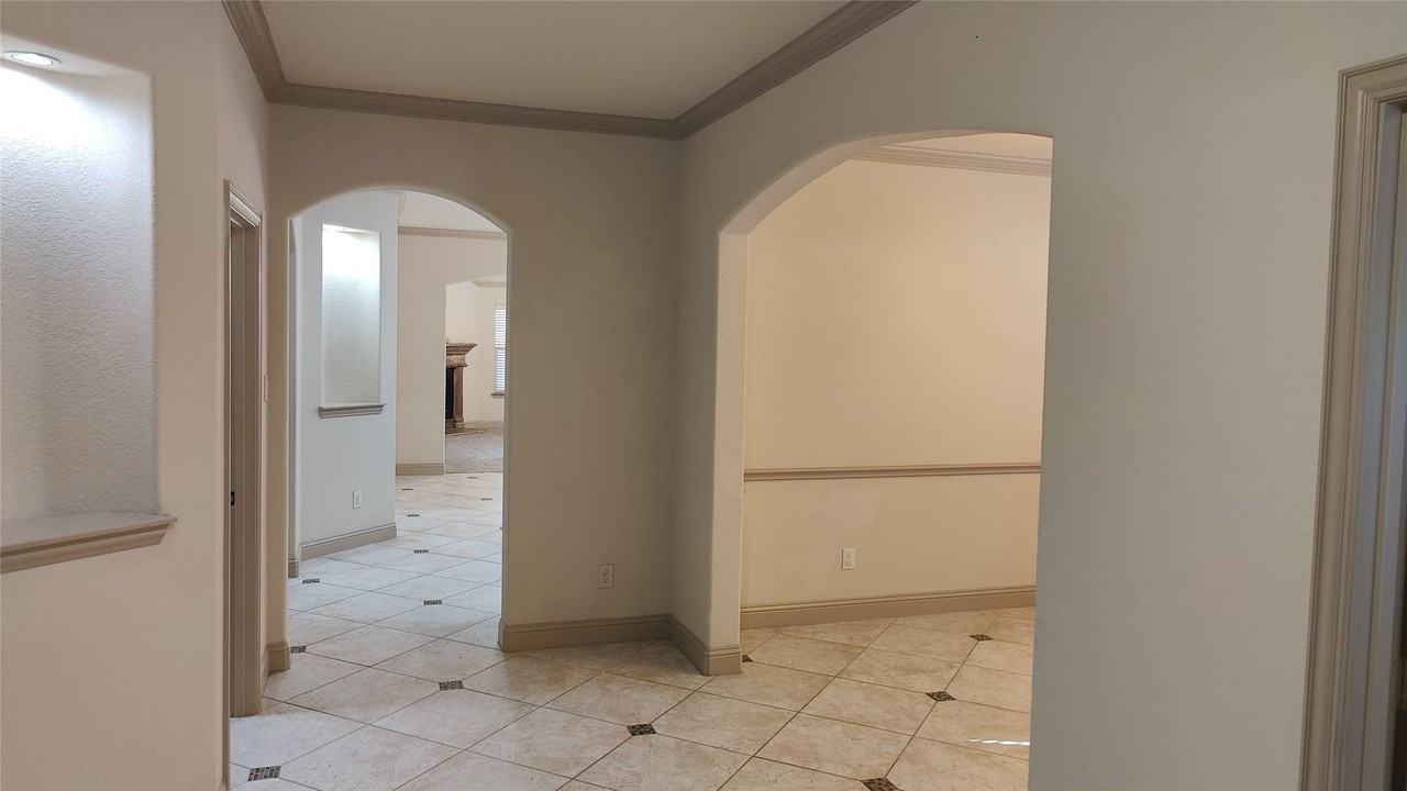 113 Chelsea Ct - Photo 2 of 24