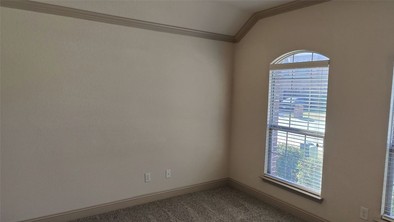 113 Chelsea Ct - Photo 3 of 24
