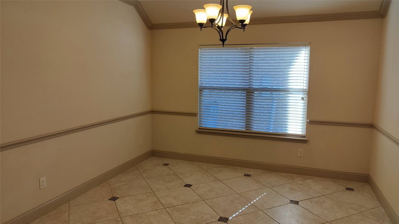 113 Chelsea Ct - Photo 6 of 24