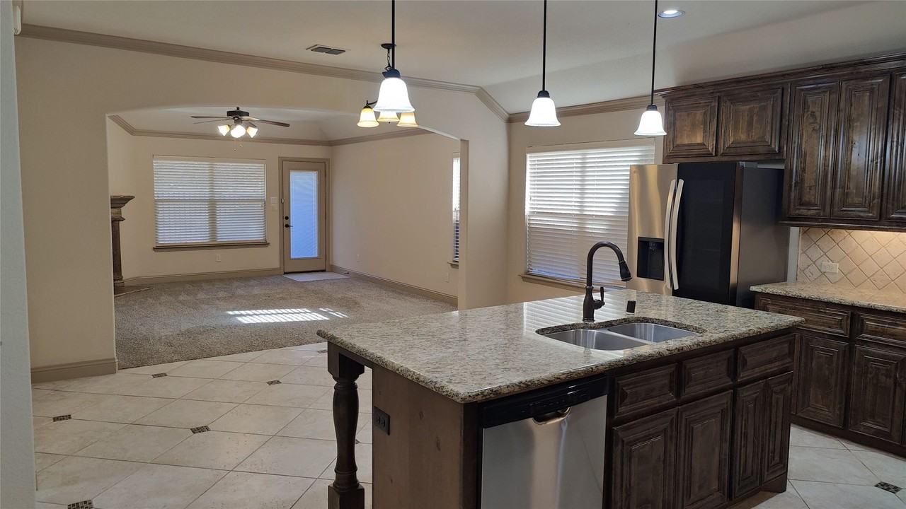 113 Chelsea Ct - Photo 7 of 24
