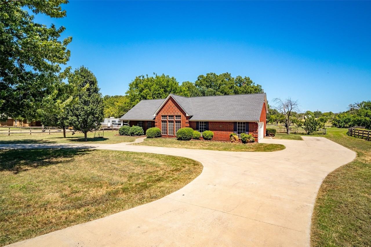800 Oak Lane Dr - Photo 3 of 25