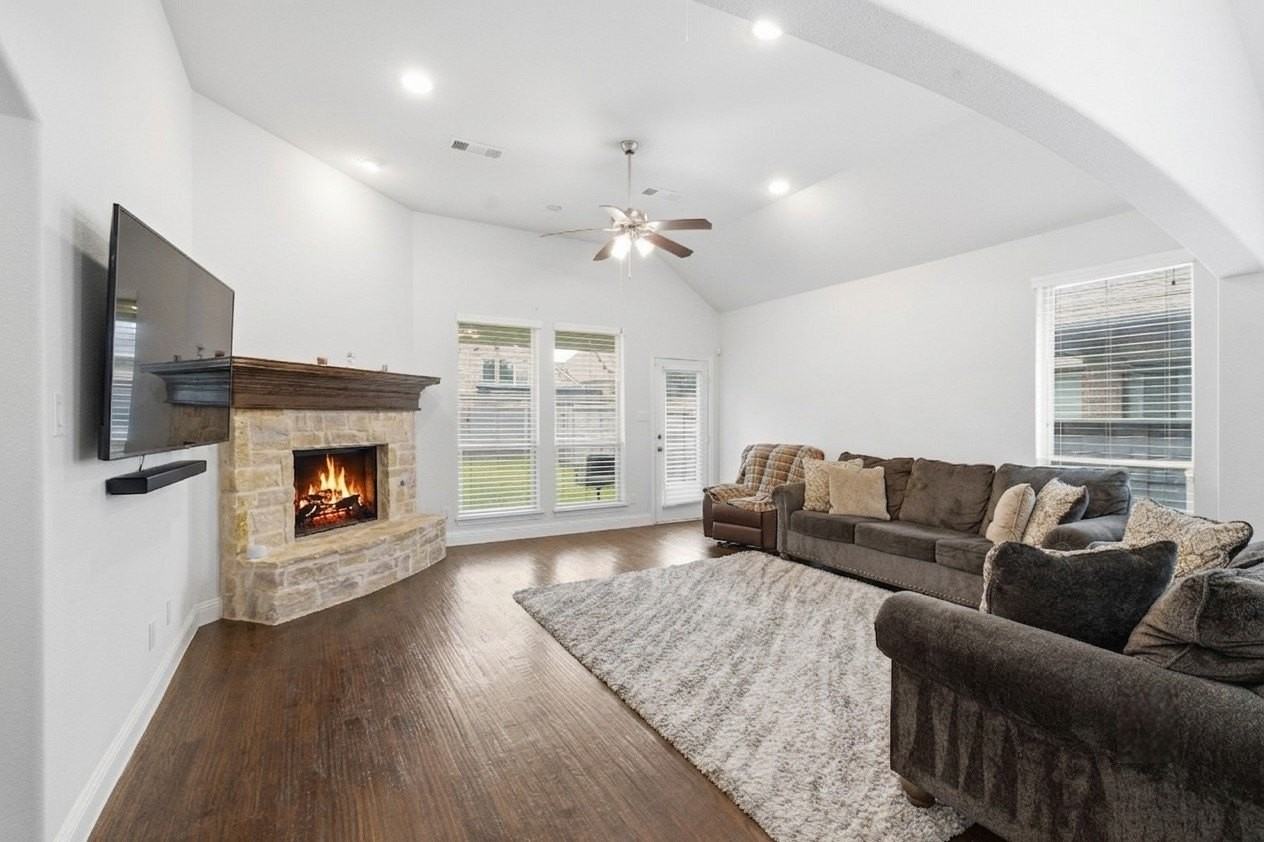 4500 Canopy St - Photo 6 of 12