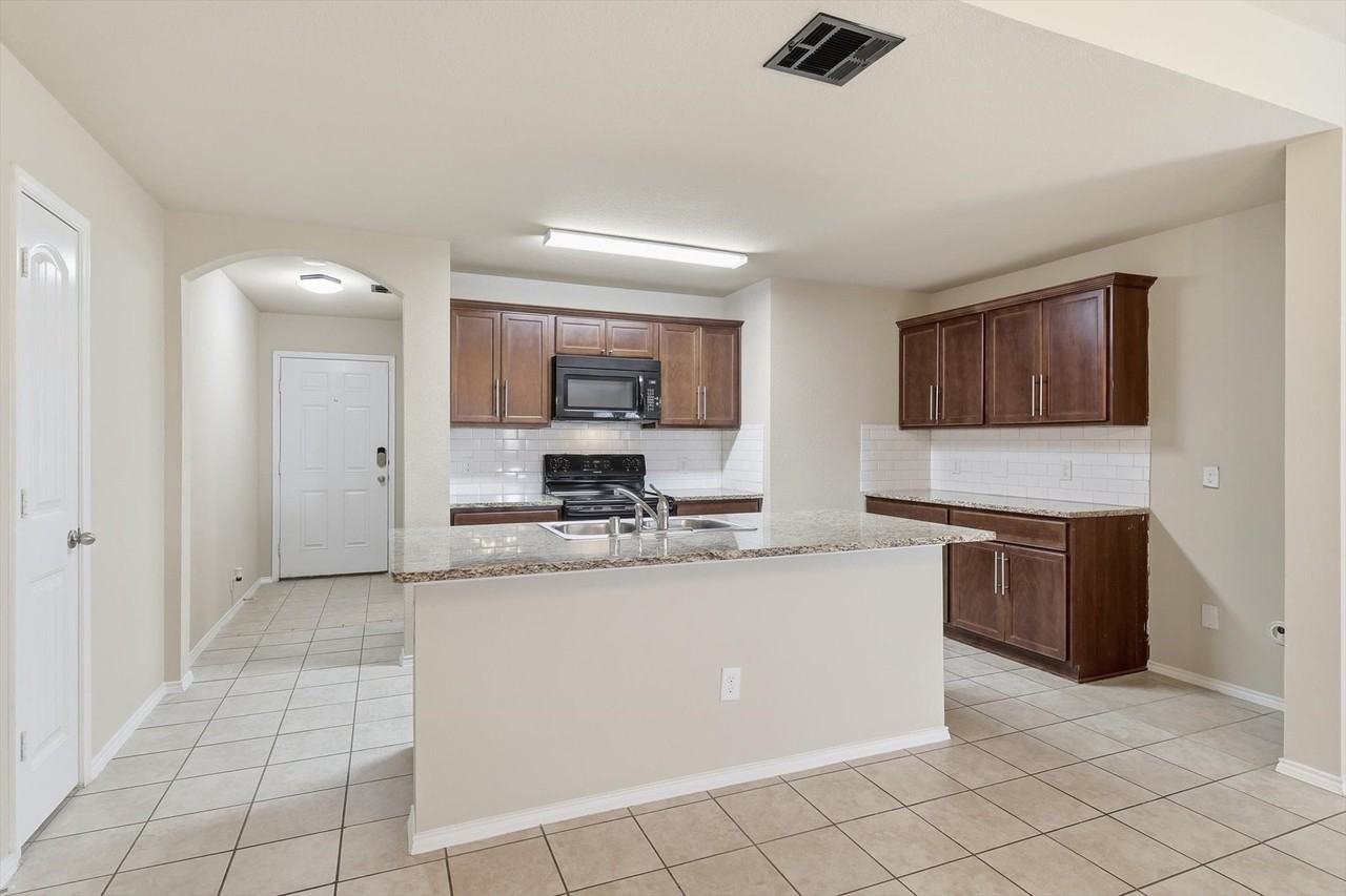 2334 Triston St - Photo 7 of 37