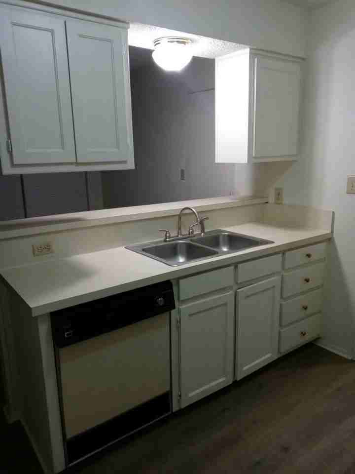 7530 Kings Ridge Rd - Photo 4 of 15