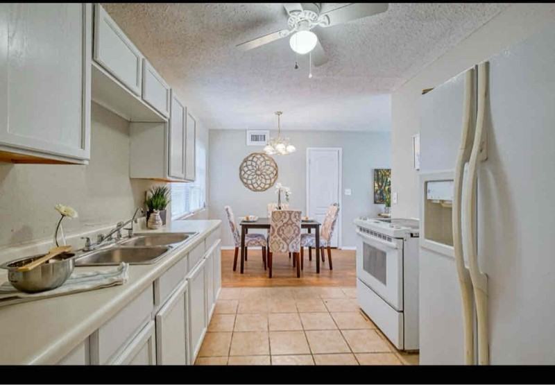 2220 Eudine Dr W - Photo 5 of 10