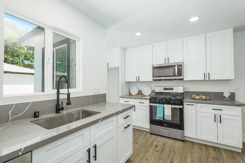 1913 South Ave - Photo 5 of 12