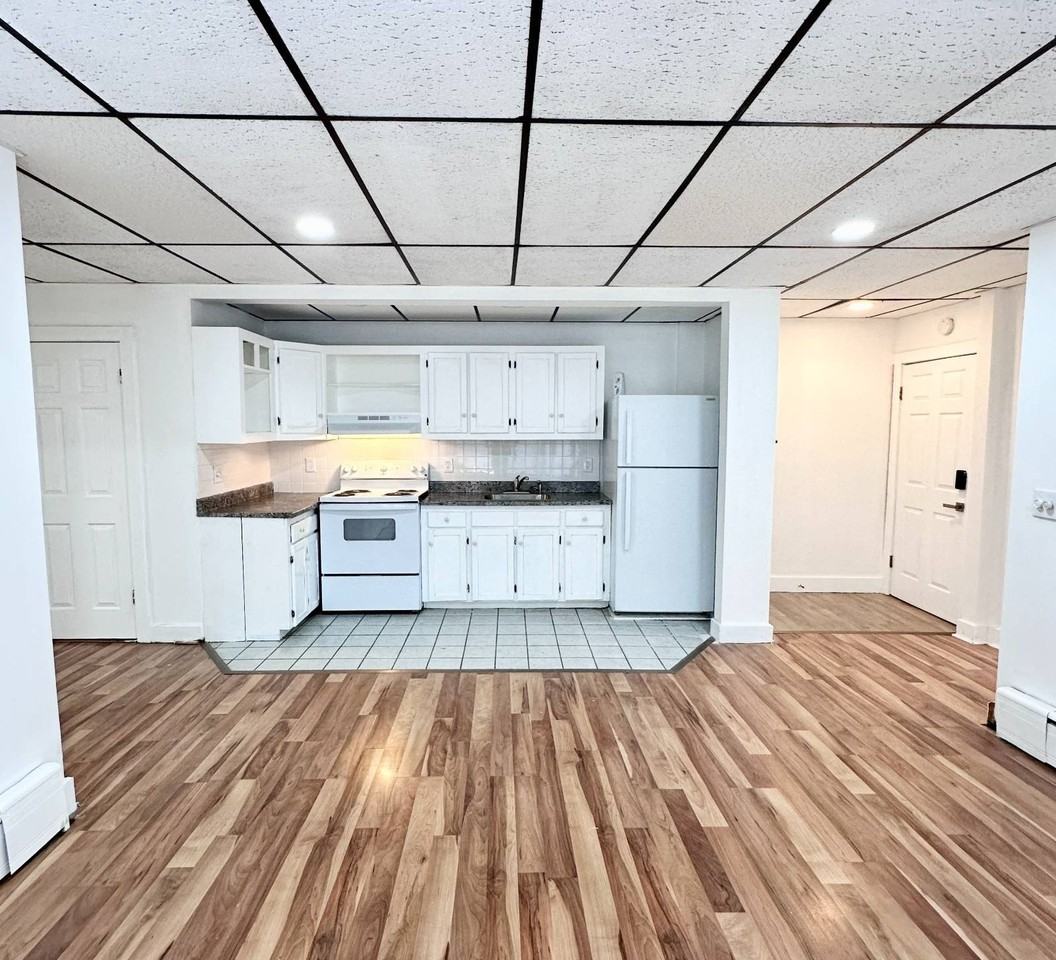 34 Washington St #1 - Photo 3 of 19