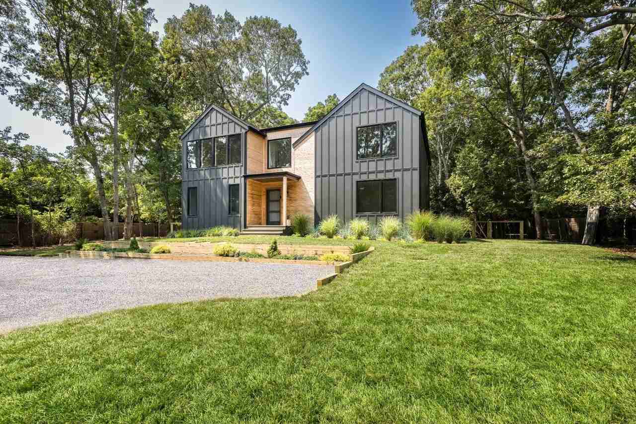 21 Three Mile Harbor Dr - Photo 2 of 30