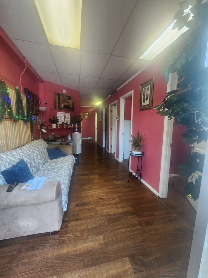 825 E Main St #825 - Photo 4 of 24