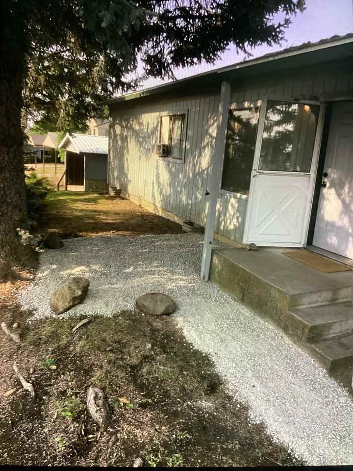 204 Cedar St - Photo 2 of 9