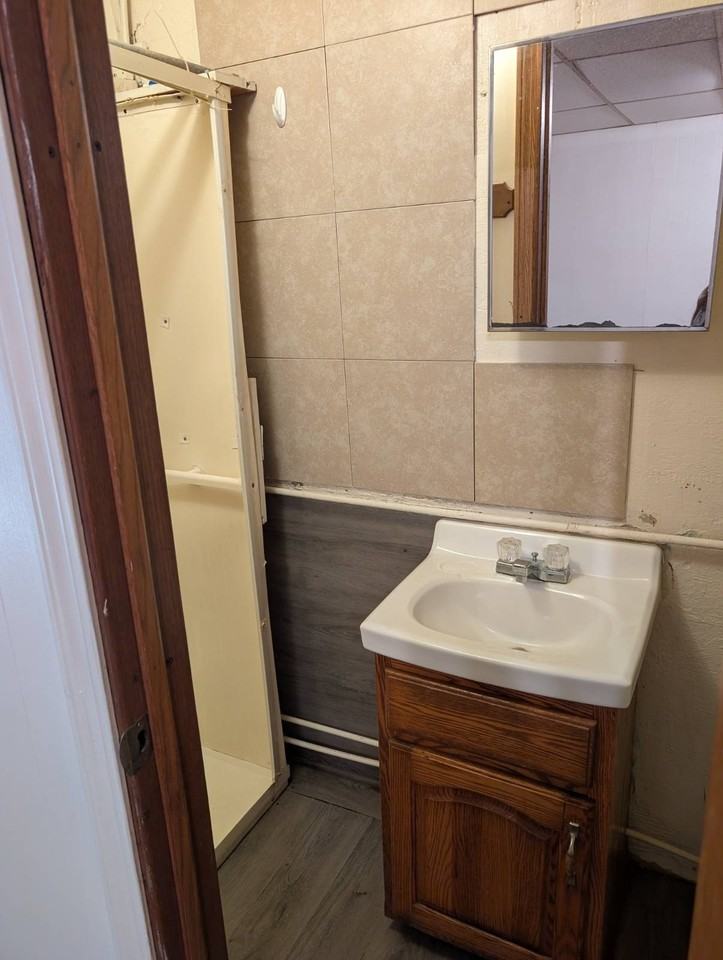 844 S Linden Ave - Photo 4 of 5