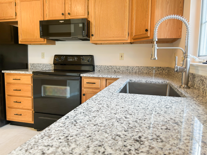 21 Oakgrove Ln - Photo 2 of 19