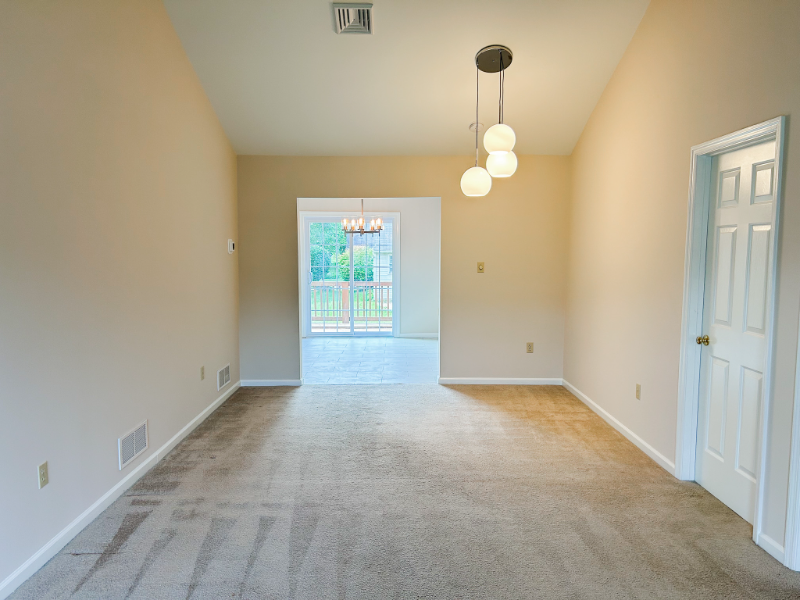 21 Oakgrove Ln - Photo 7 of 19