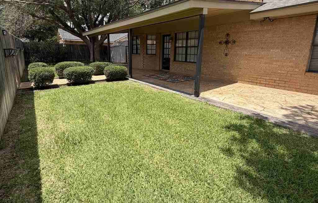 4717 Elma Dr - Photo 2 of 12