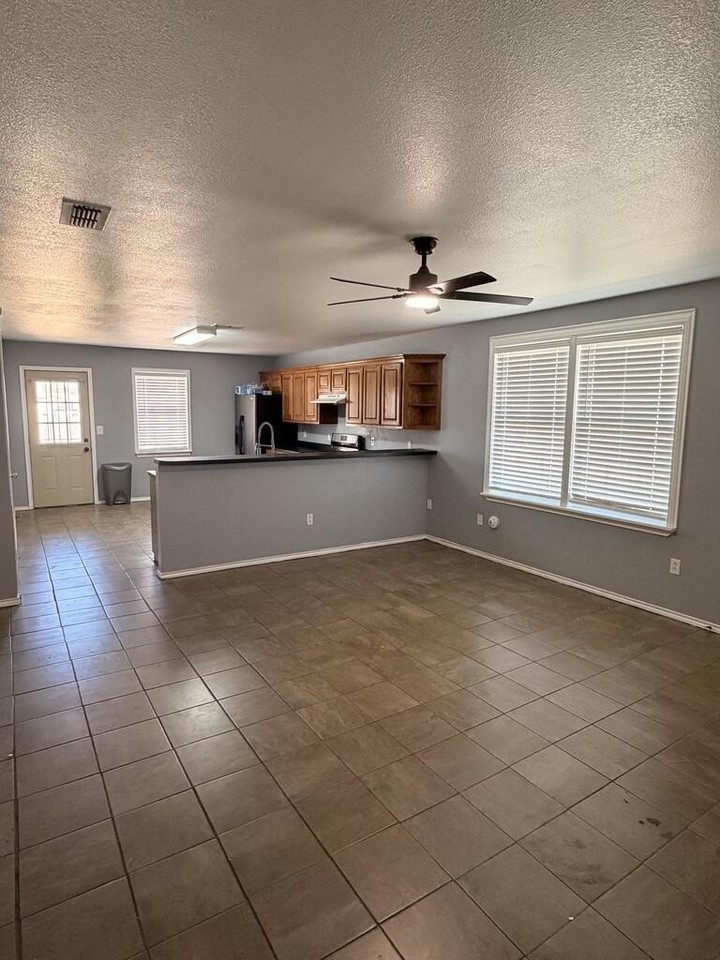 1211 Santa Rosa Ave - Photo 2 of 10