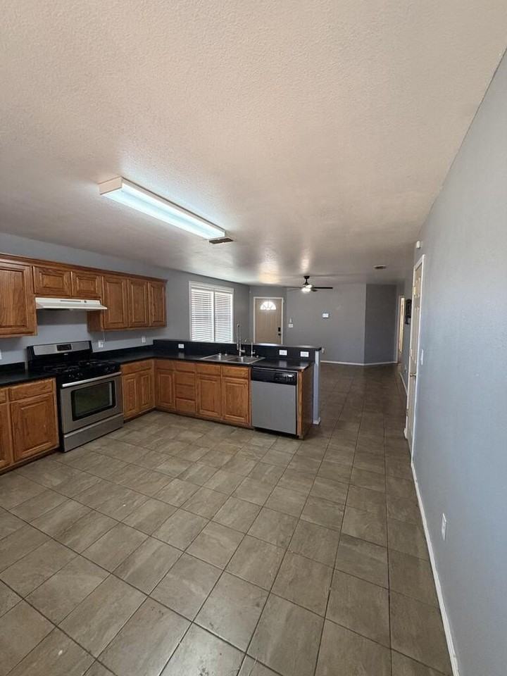 1211 Santa Rosa Ave - Photo 4 of 10