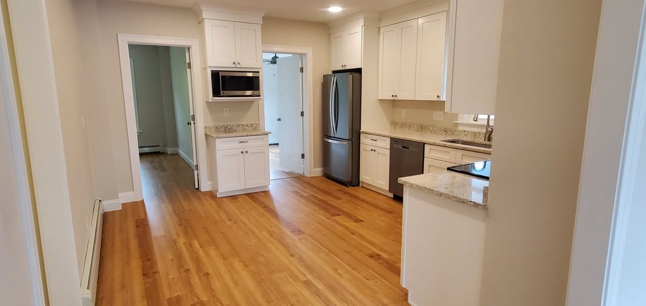 127 Bartlett St - Photo 6 of 16