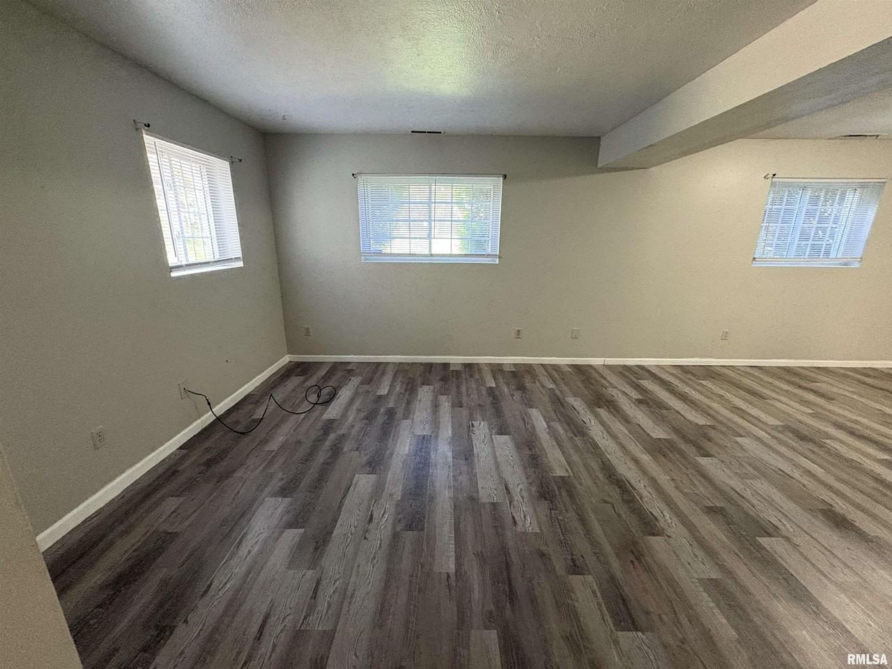 3617 W Richwoods Blvd - Photo 3 of 16