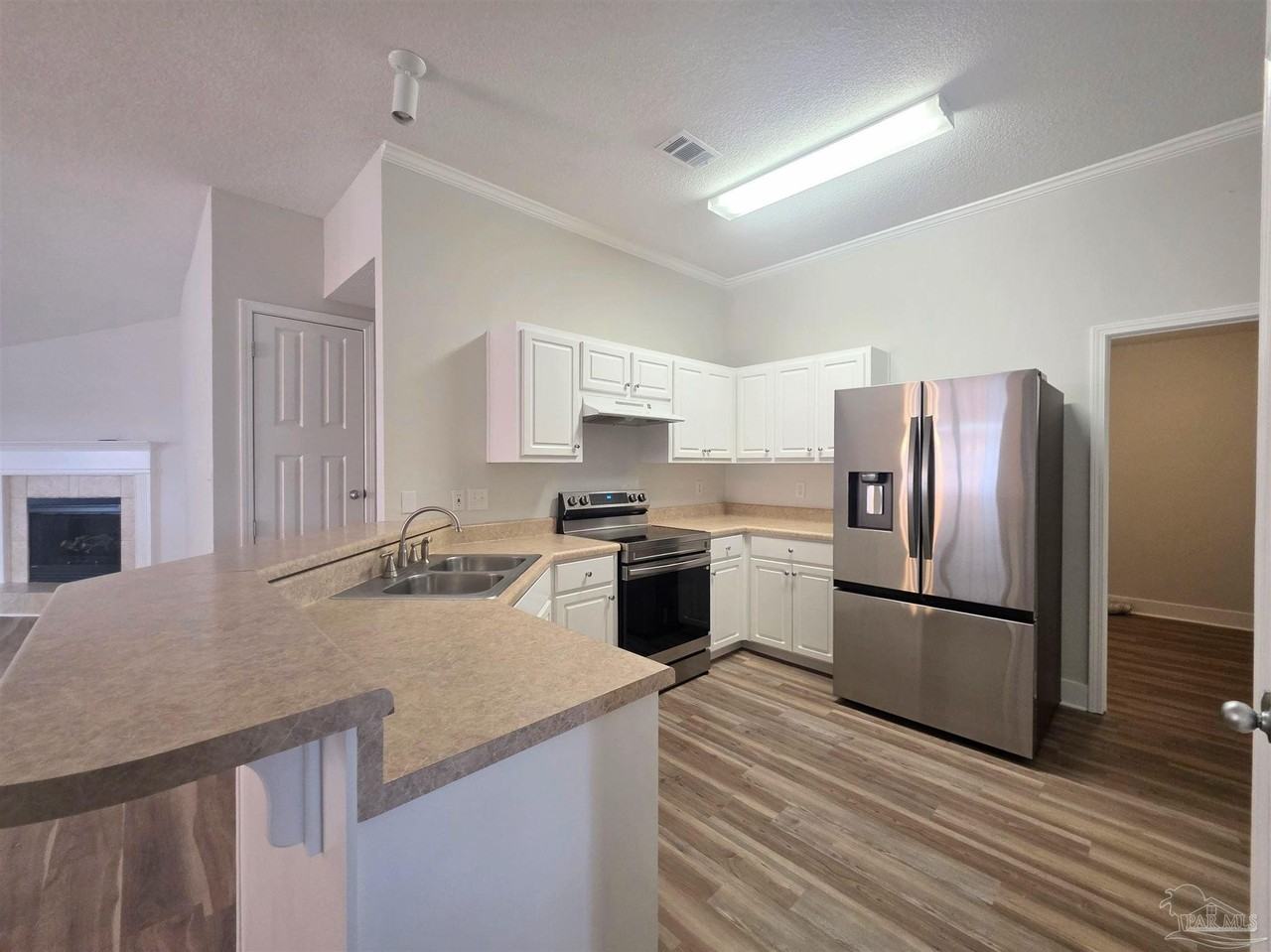 5008 Orlando Ct - Photo 4 of 32