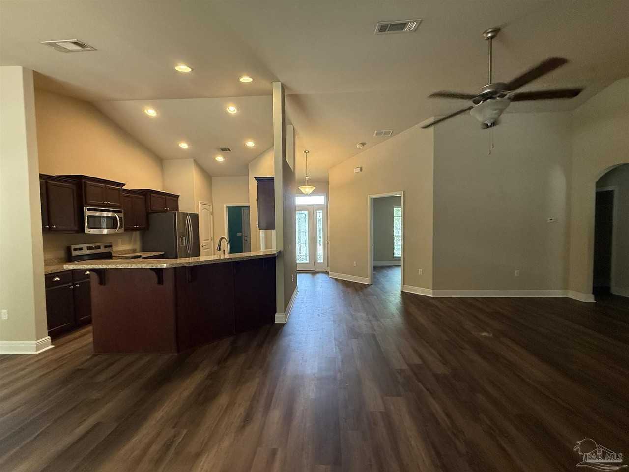4180 Hazelhurst Dr - Photo 5 of 30