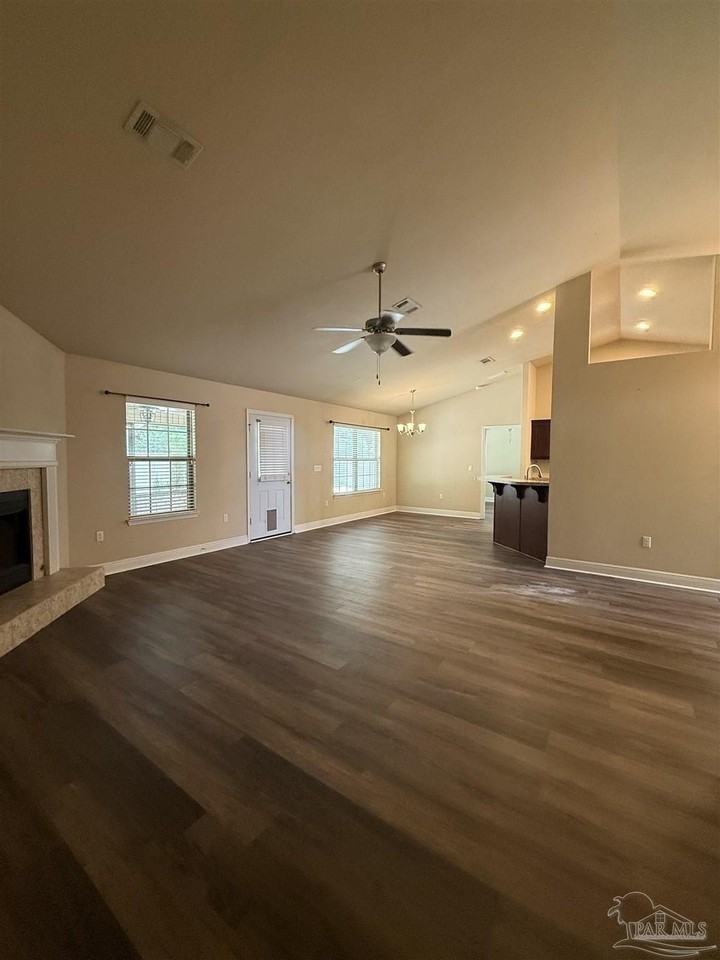 4180 Hazelhurst Dr - Photo 6 of 30