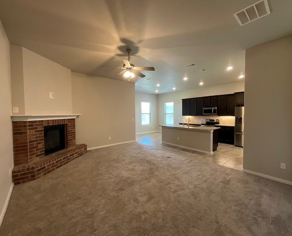 2512 Outlaw Ct - Photo 2 of 30