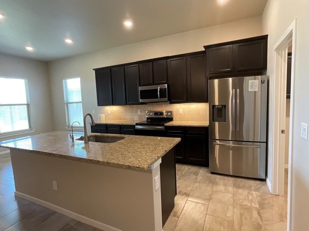 2512 Outlaw Ct - Photo 4 of 30