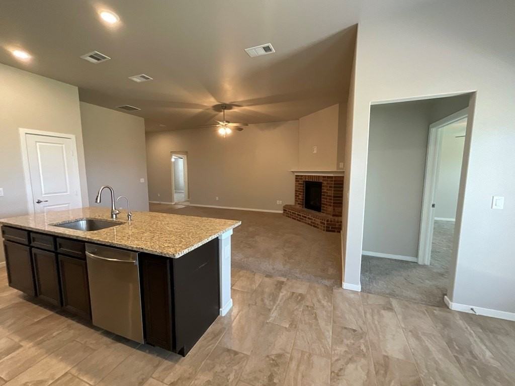 2512 Outlaw Ct - Photo 5 of 30
