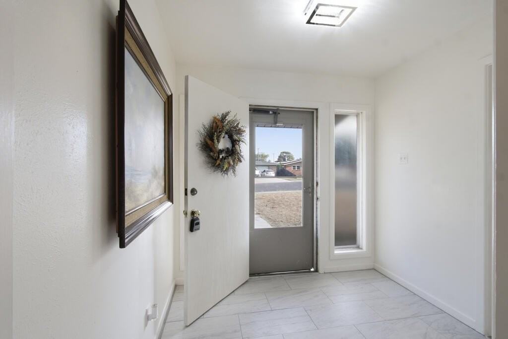 3608 Storey Ave - Photo 3 of 41