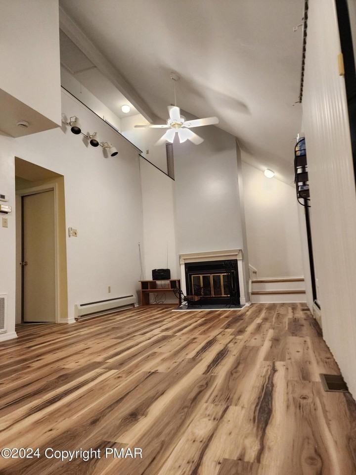 513 Wales Ct - Photo 3 of 14