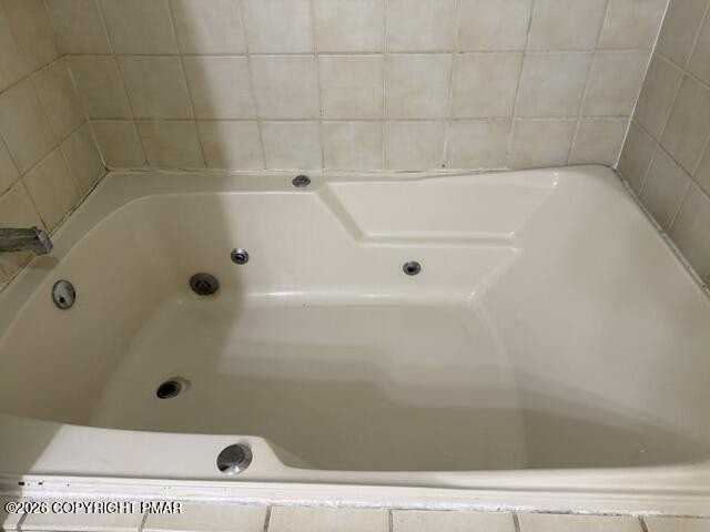 328 Crewe Ct - Photo 7 of 18