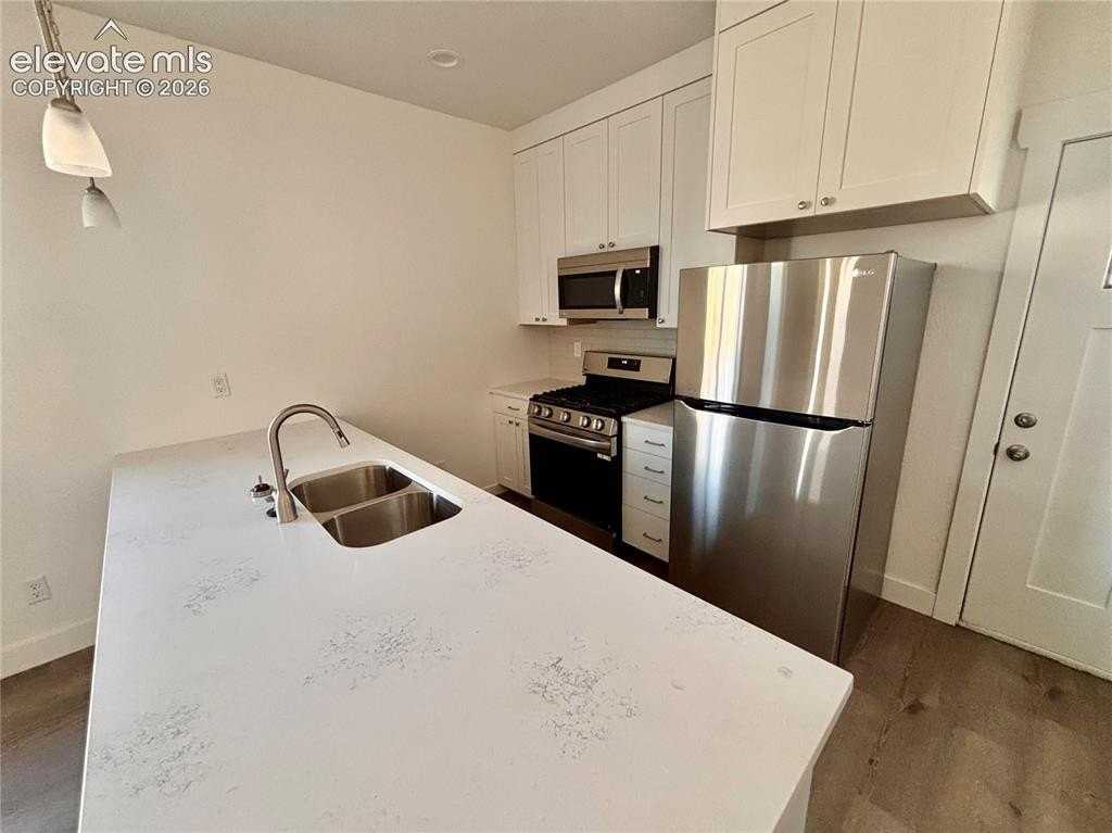 1543 Tyram Grv - Photo 5 of 17