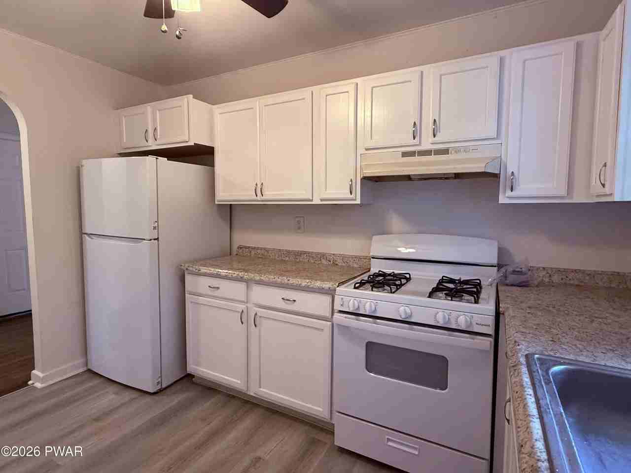 13 Dervend Cir - Photo 2 of 26