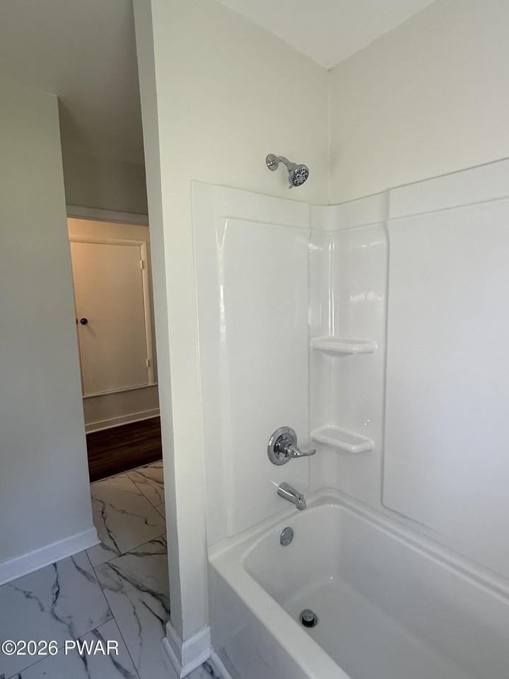 13 Dervend Cir - Photo 7 of 26