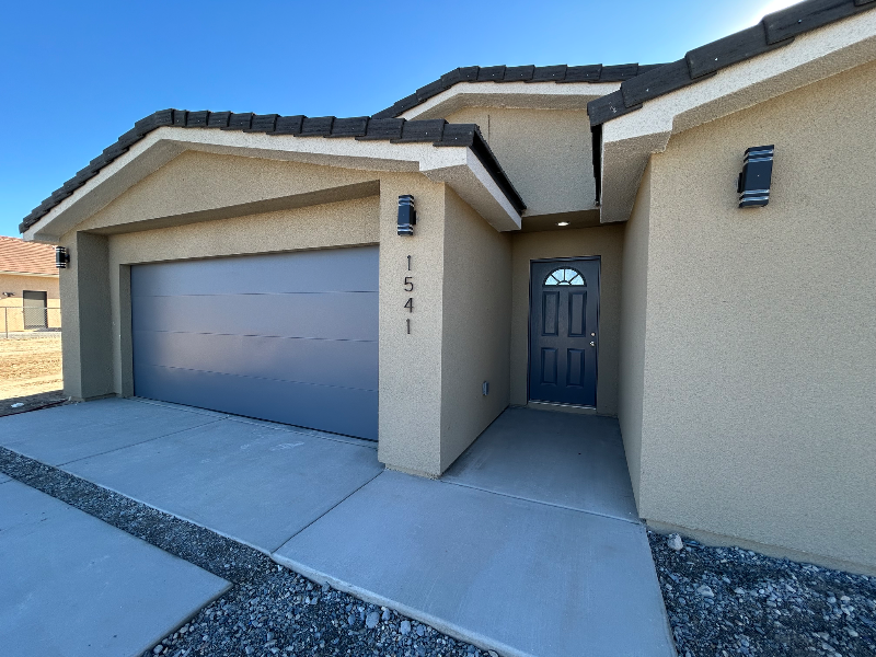 2544 Mount Charleston Dr - Photo 2 of 20