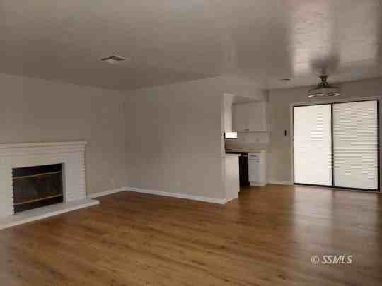 612 W Graaf Ave Apt C - Photo 2 of 13