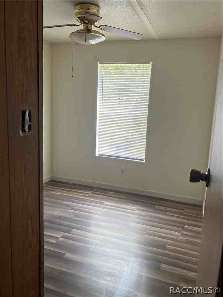 10056 Sw 155th St - Photo 7 of 12